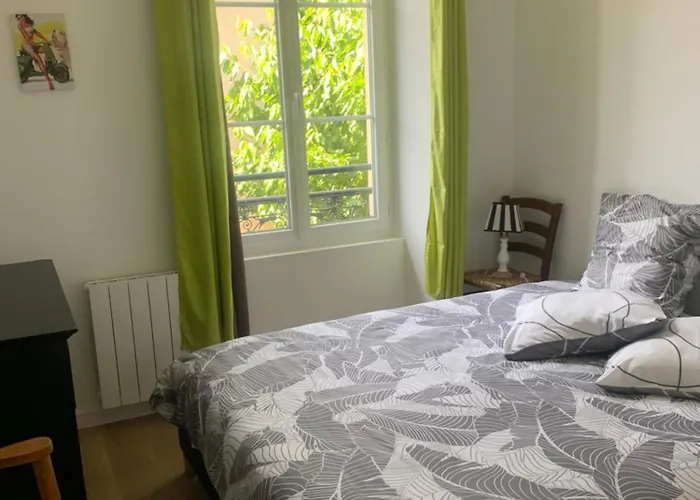 Appt 3 Ch Au 1er Avec Jardin Partage * Loures-Barousse