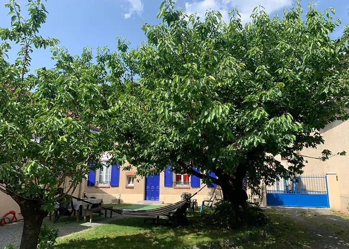 アパート Appt 3 Ch Au 1er Avec Jardin Partage Loures-Barousse